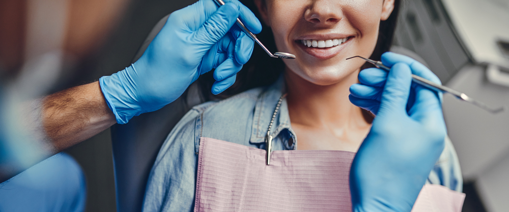Kompleksowe leczenie dentystyczne – odkryj ścieżkę do zdrowych i atrakcyjnego uśmiechów.